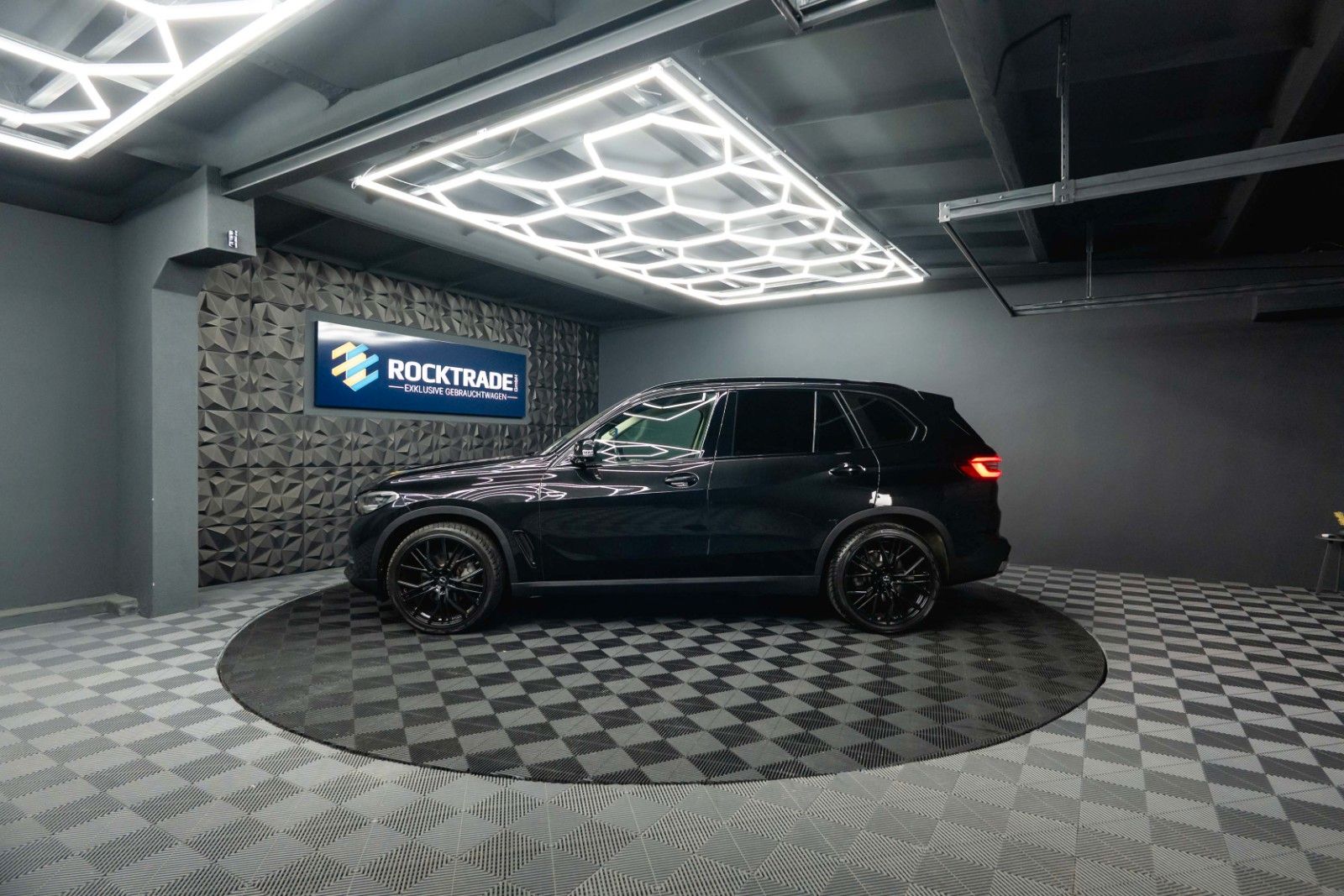 Fahrzeugabbildung BMW X5 xDrive 30d Sport Shadow | ACC | LED | Live CP