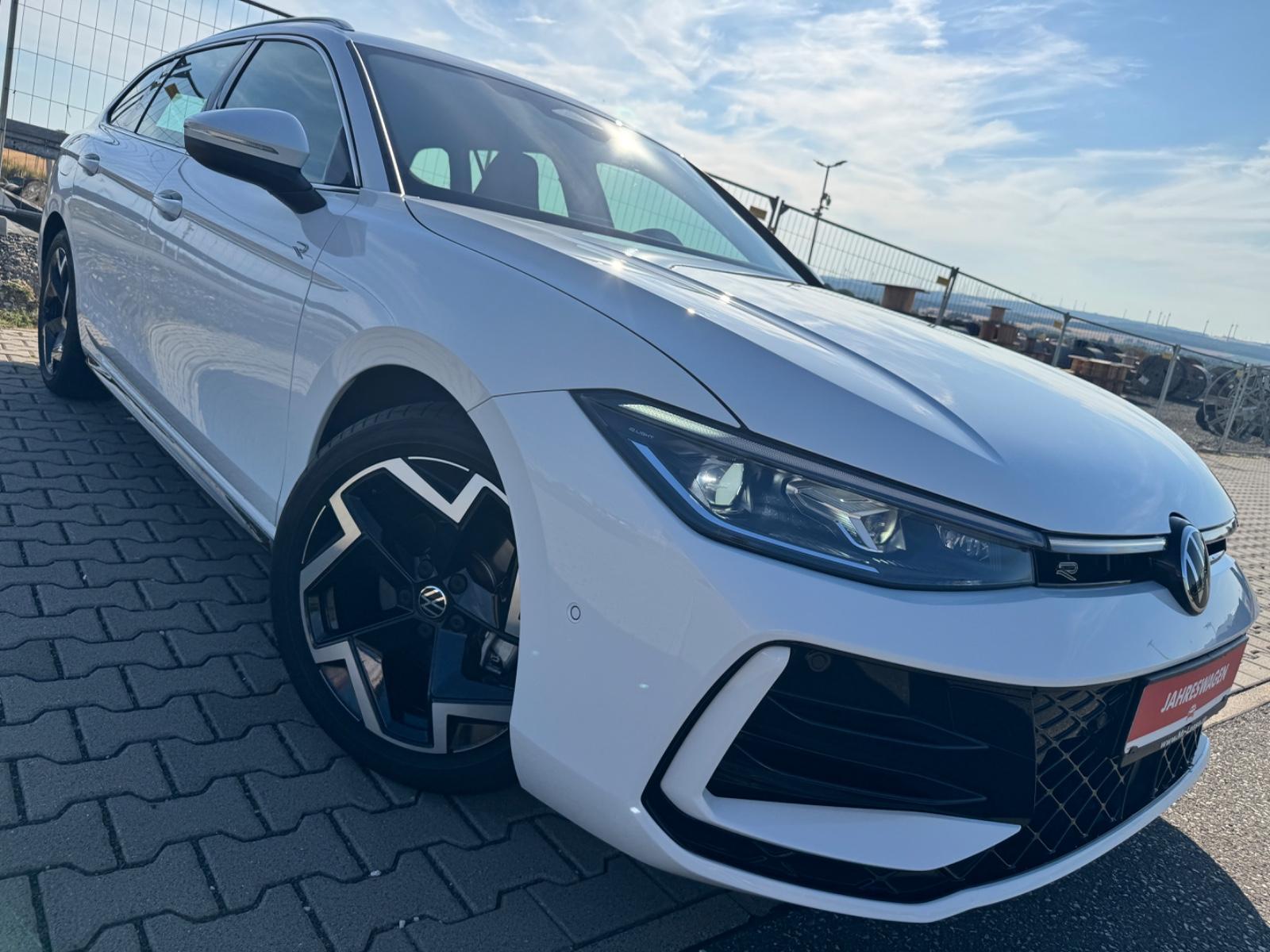 Volkswagen Passat Variant R Line AHK STANDHZG IQ MASSAGEx2