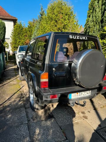 Suzuki Vitara 1.6 Deluxe Deluxe