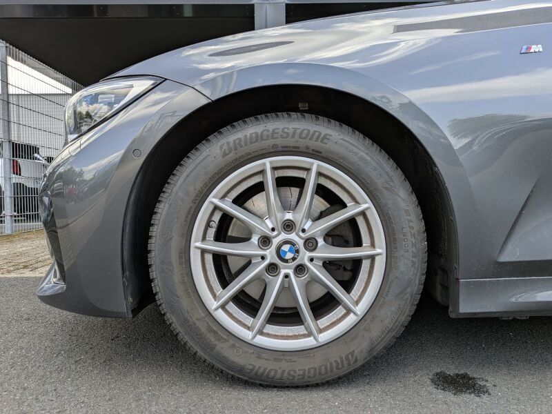 BMW 320i Tour. M Sport Laser. Glasdach. Park.Ass. foto 13