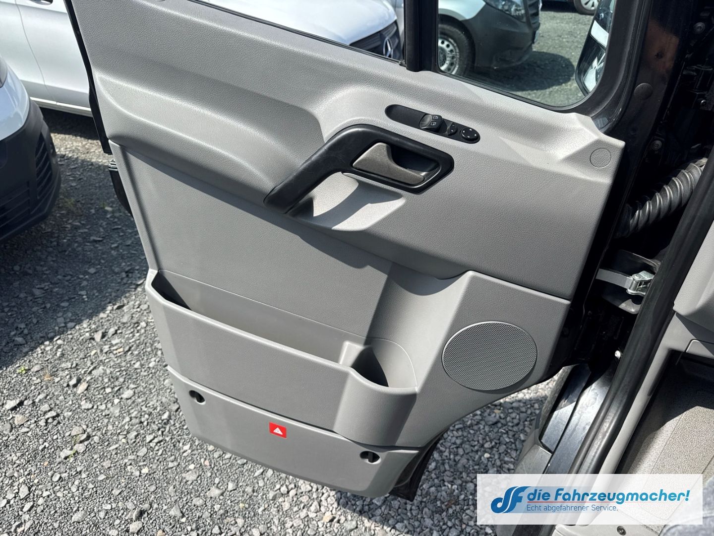 Fahrzeugabbildung Mercedes-Benz Sprinter II Kasten 211 CDI AHK el.SP Spieg. behe