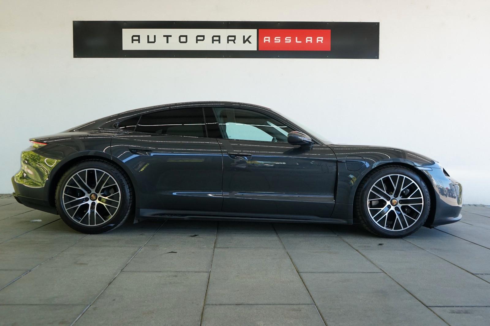 Porsche Taycan GTS/3xDispay/PDCC/NightVision/InnoDrive