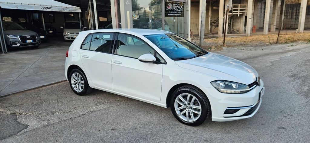 Image of Volkswagen Golf