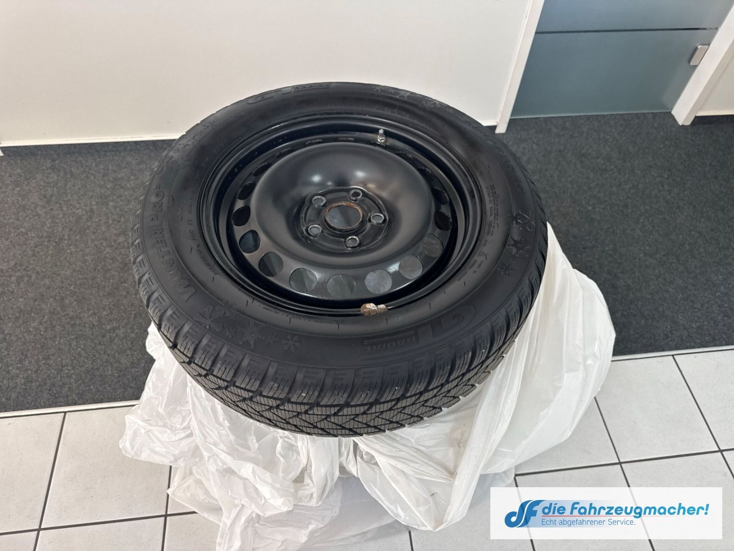 Fahrzeugabbildung Volkswagen Passat Variant Elegance 1.5 TSI BMT Start-Stopp