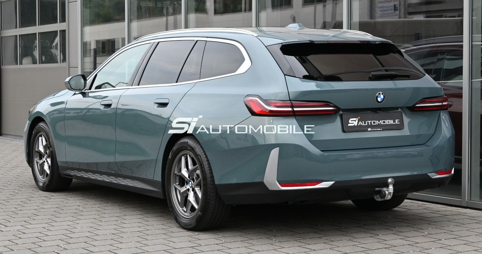 Fahrzeugabbildung BMW 520d xDr. Touring °AD.FAHRWERK PROF°KOMFORTSITZ°