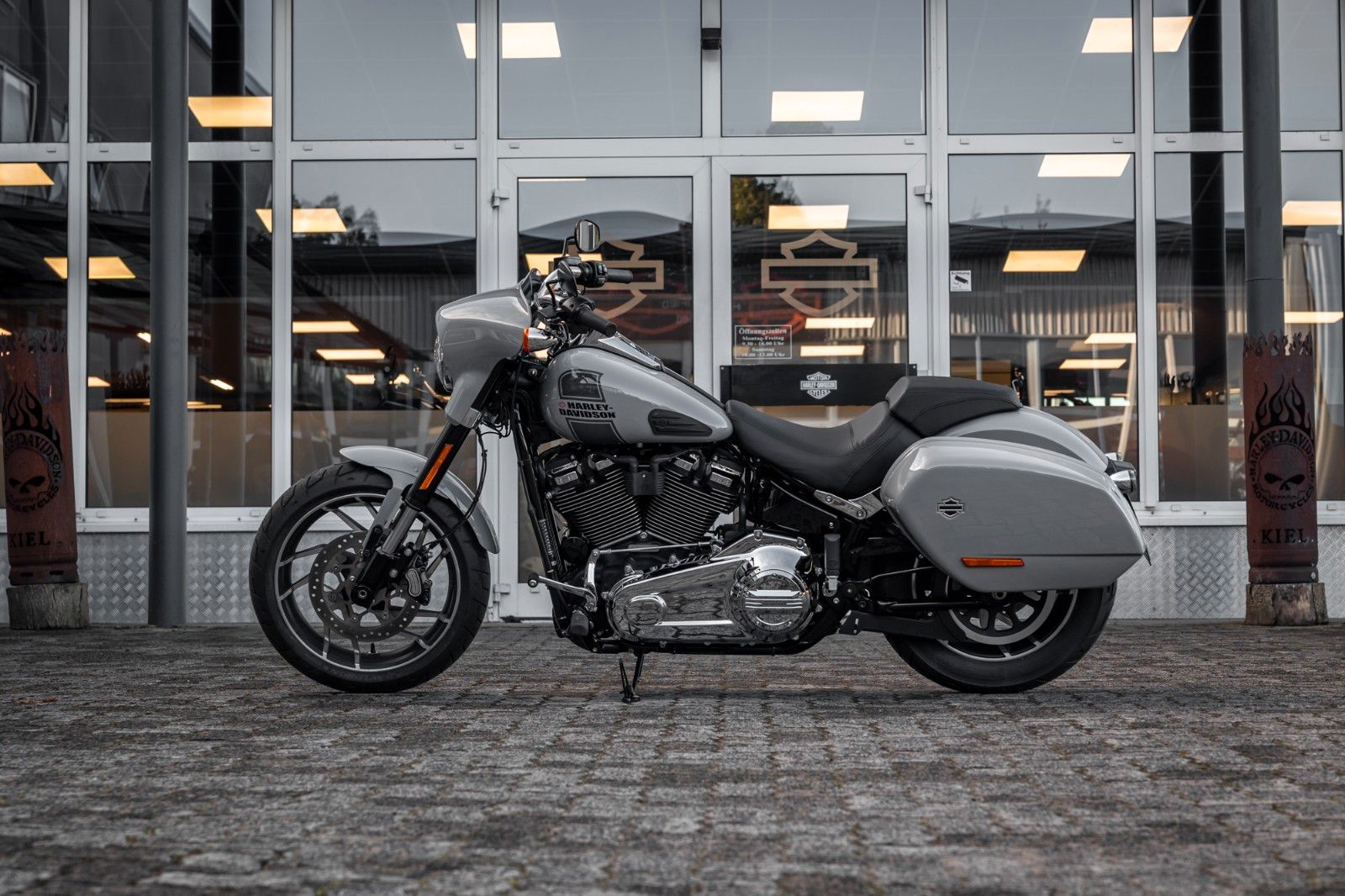Fahrzeugabbildung Harley-Davidson FLSB Sport Glide Softail - JEKILL & HYDE
