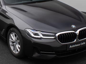 Fahrzeugabbildung BMW 520d xDr Tour AHK HUD HIFI ACC Komfortzug.