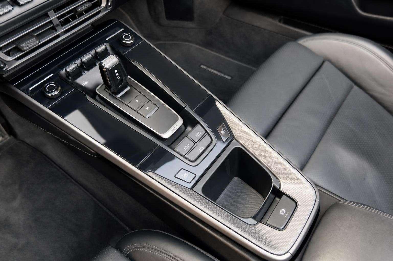 Porsche 992 911 (992) Carrera 4S Cabriolet   Lift   Spor