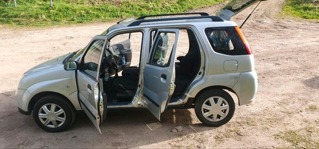 Suzuki Ignis 2005 — interior