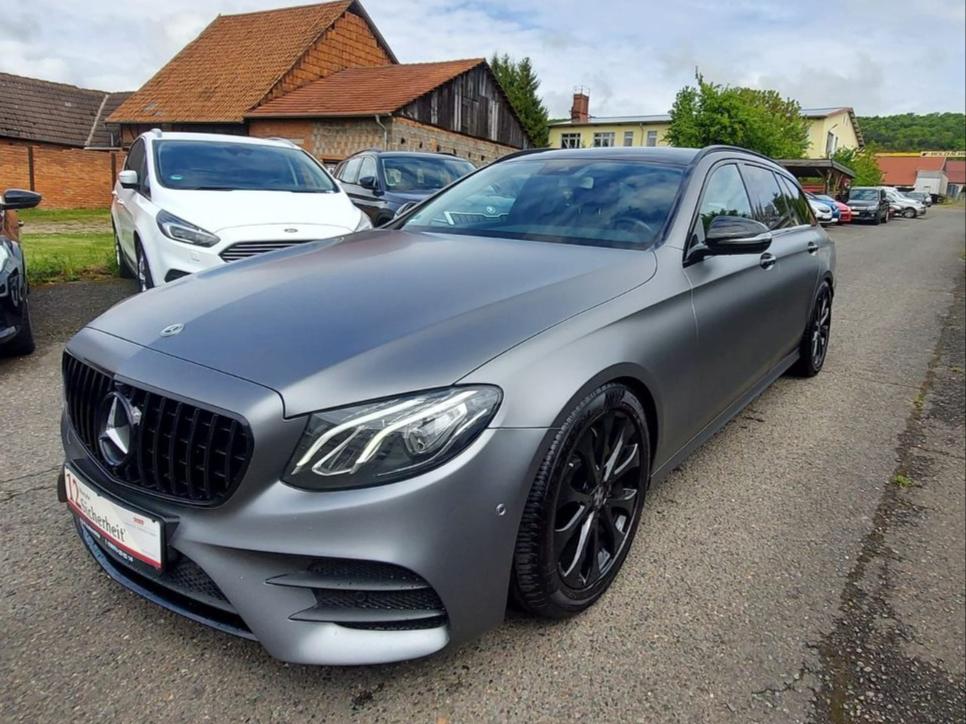 Mercedes-Benz E 220 E T-Modell  AMG-Optic-/Styling-Paket
