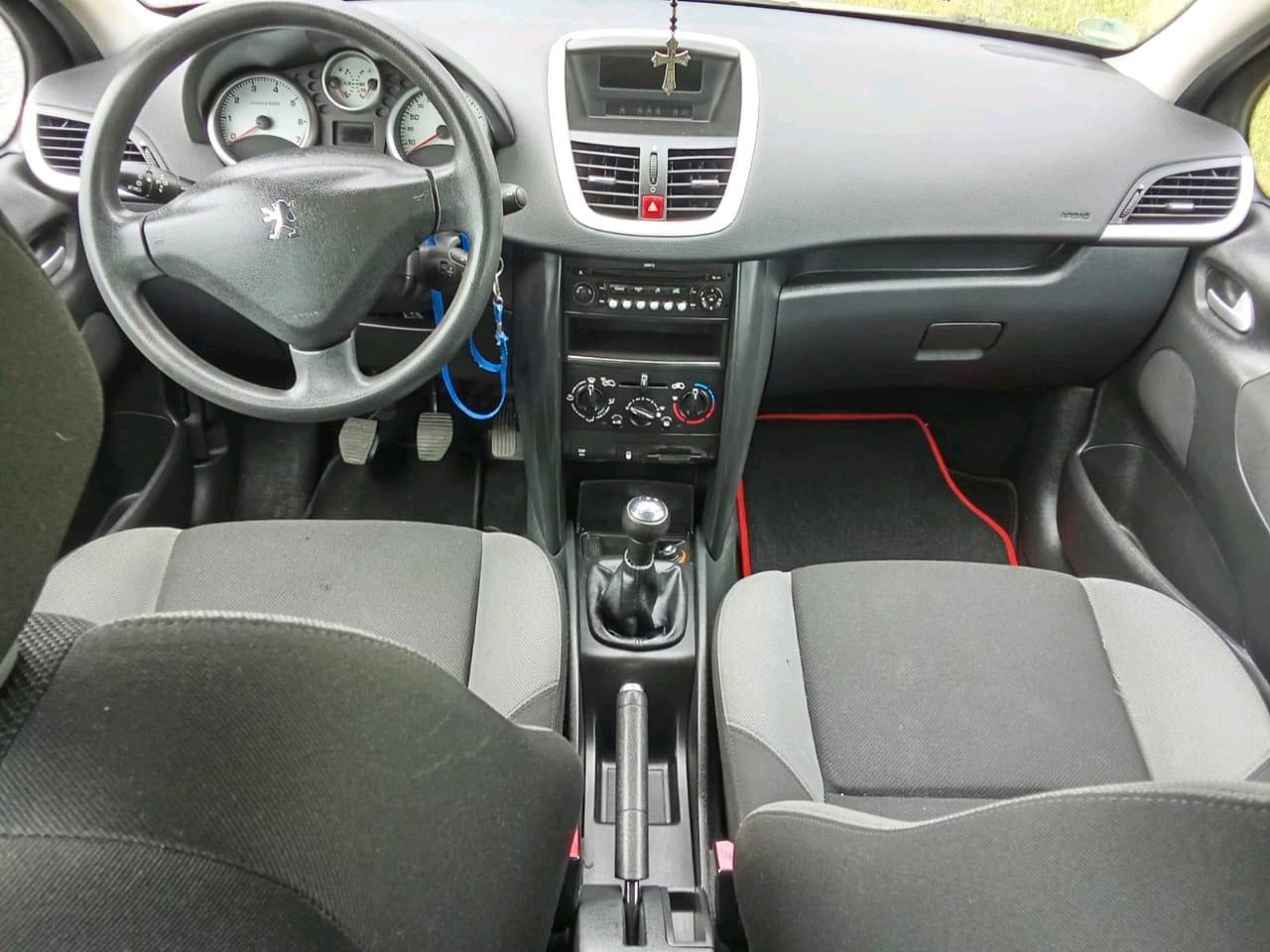 Peugeot 207 2008 — photo 9
