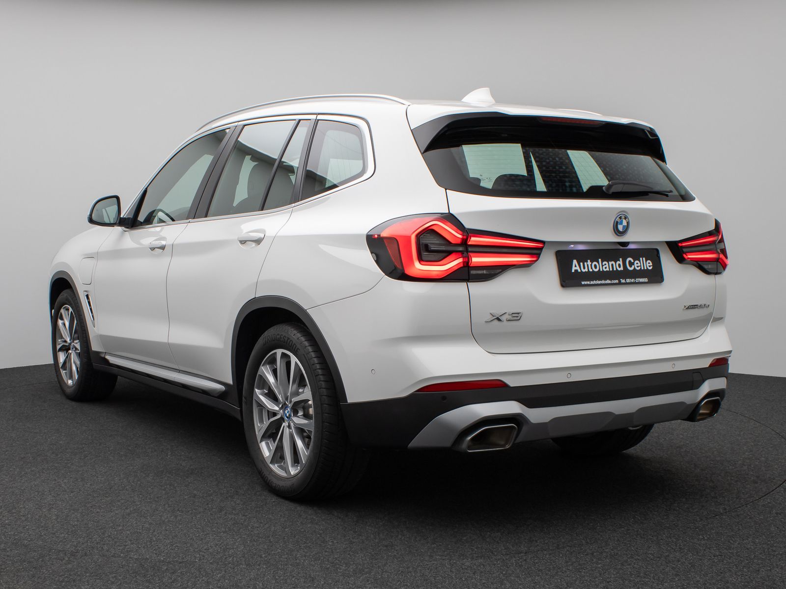 Fahrzeugabbildung BMW X3 xD30e  Panorama Kamera HUD DAB H/K AHK Sport