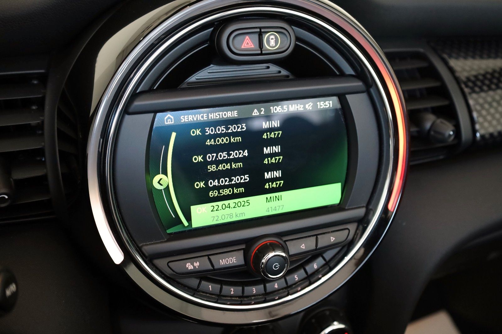 Fahrzeugabbildung MINI Cooper S Cabrio Leder,Navi,LED,Harman/K,Kamera