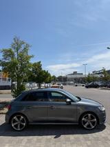 Audi A1 1.4 TDI S-Line, BOSE, Schiebedach, Xenon - mit Diesel-Antrieb: Kleinwagen, 1.4