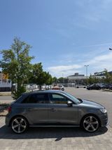 Audi A1 1.4 TDI S-Line, BOSE, Schiebedach, Xenon - Audi A1 mit Diesel-Antrieb