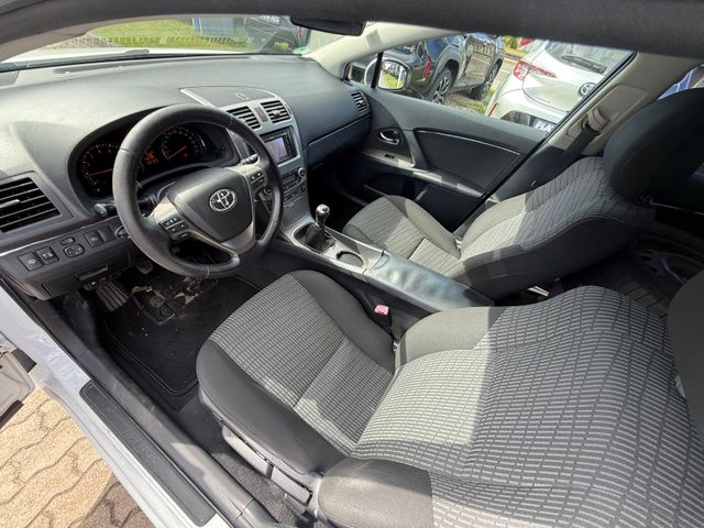 Toyota Avensis Combi Sol 1.8