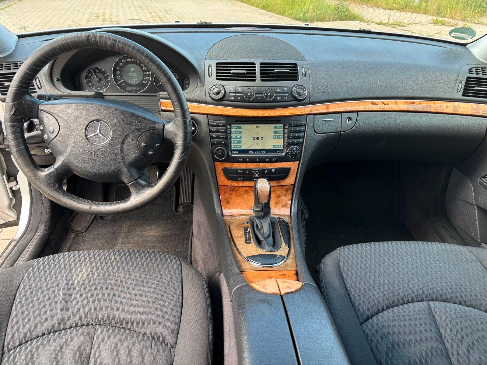 Mercedes-Benz E220 2005 — photo 5