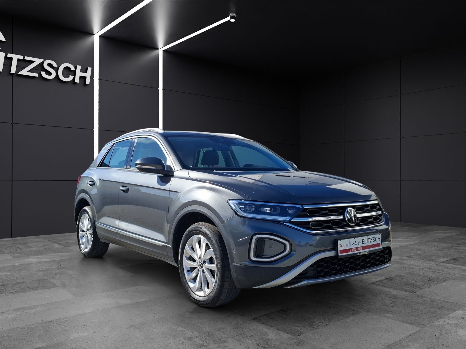 Fahrzeugabbildung Volkswagen T-Roc TSI Style DSG STH LED AHK Navi AID ACC RFK