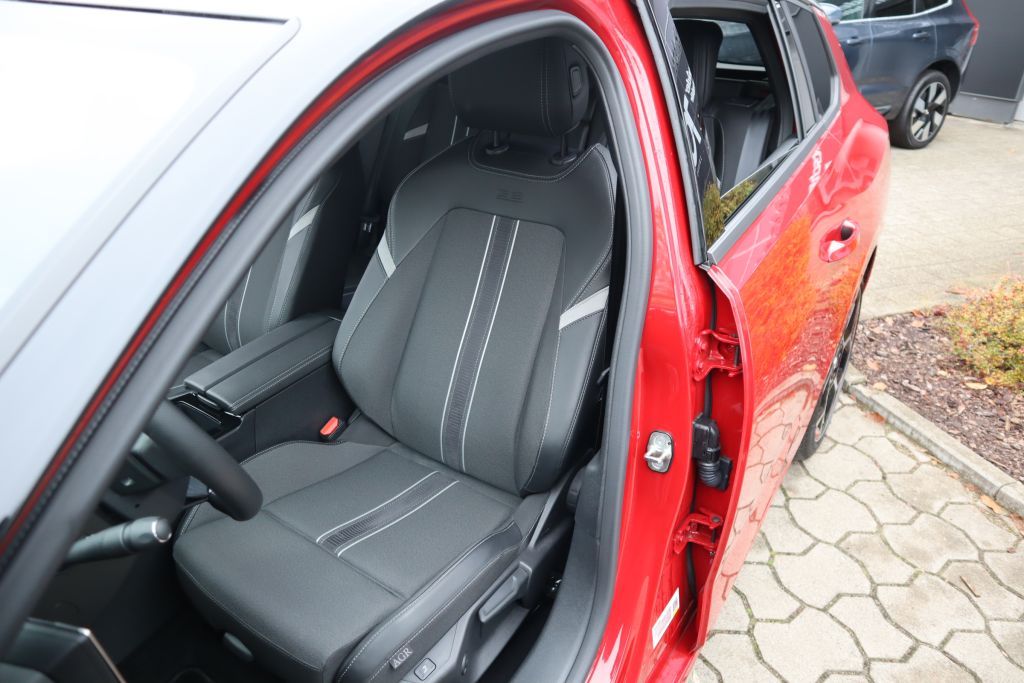 Fahrzeugabbildung Opel Astra ST GS 1.2 Turbo Aut.+Navi+Keyless+LED