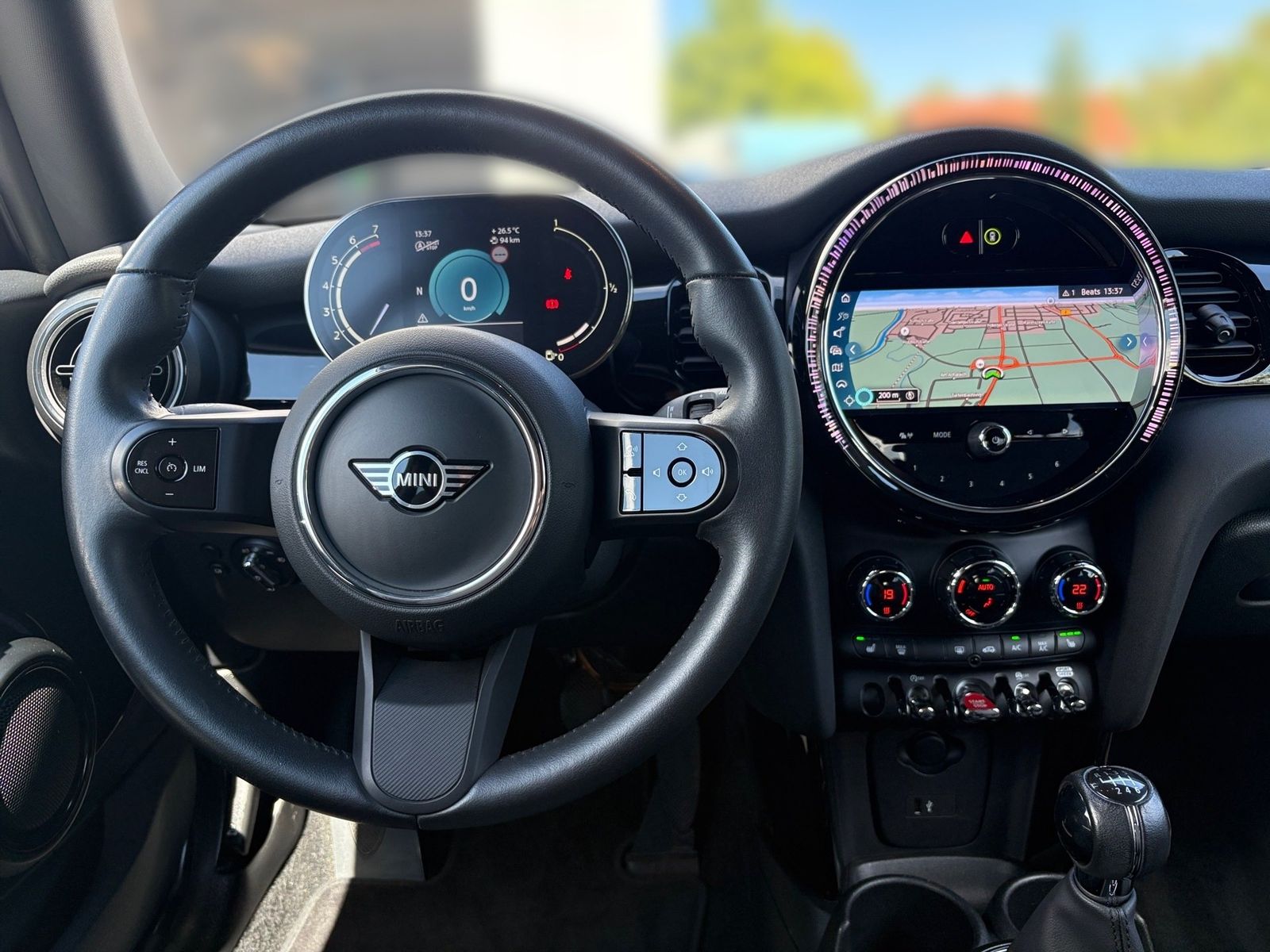 MINI Cooper 3-Türer Classic Trim Navi DA Sportsitze imagem 3