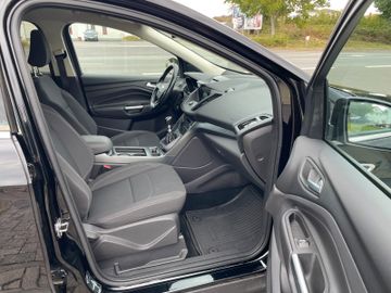 Ford Kuga - 12