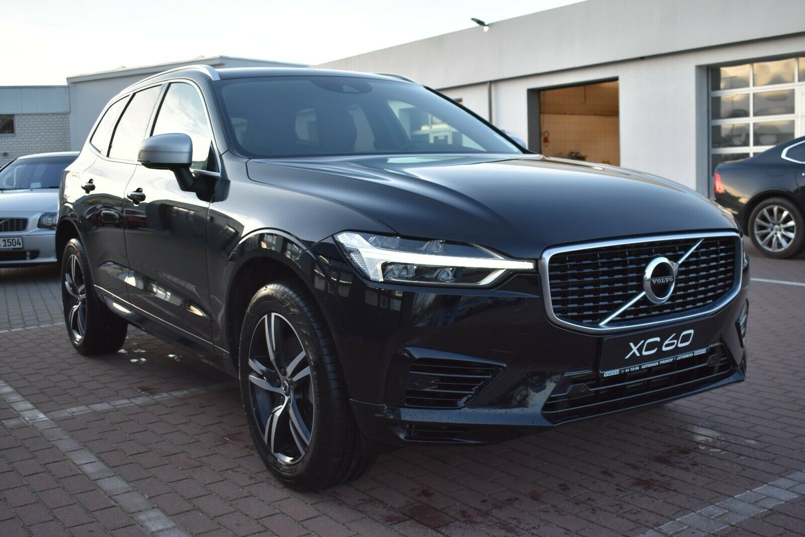 Fahrzeugabbildung Volvo XC60 T8 Twin Engine R-Design*RFK*Lhzg*AHK*Stdhzg