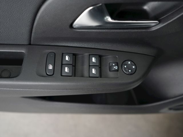 Corsa-e F ELEGANCE+WÄRMEPUMPE+VOLL-LED+RÜCKFAHRK