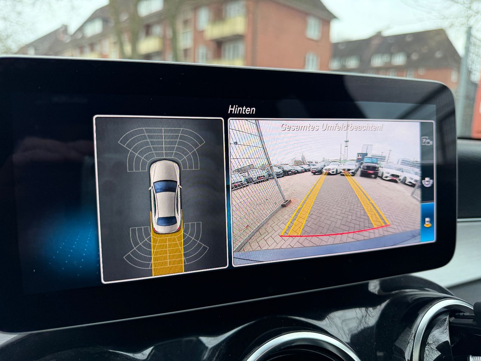 Fahrzeugabbildung Mercedes-Benz C 180 AMG*LED*SCHIEBEDACH*ALCANT*BURMESTER*KAMER