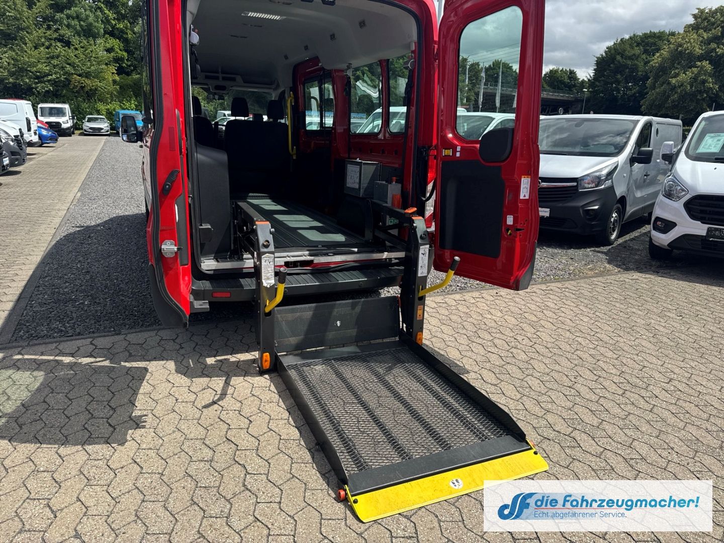Fahrzeugabbildung Ford Transit Kombi 350 L3 Trend 2.2 TDCi *7054 *KLIMA
