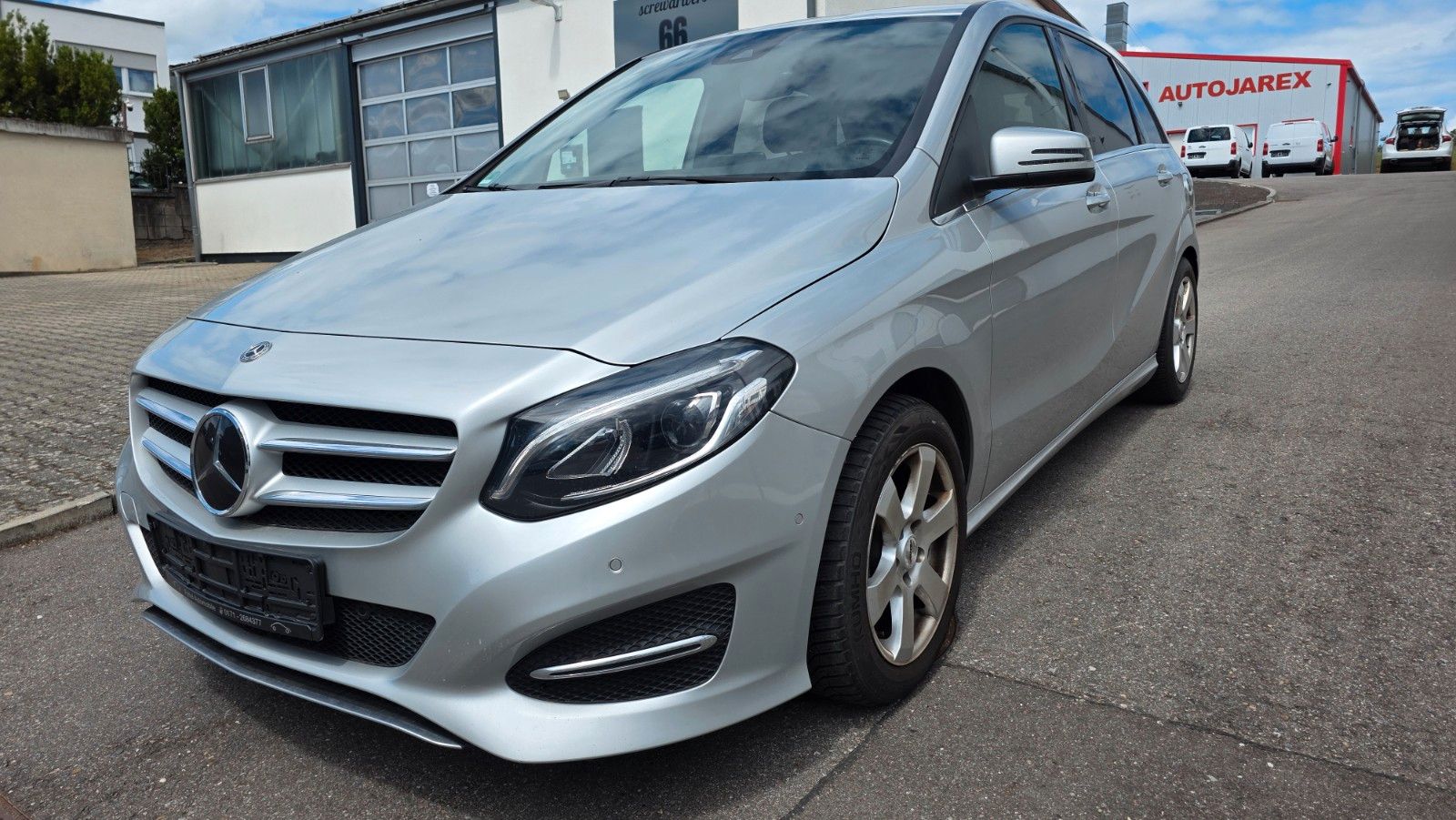 MERCEDES-BENZ B 200
