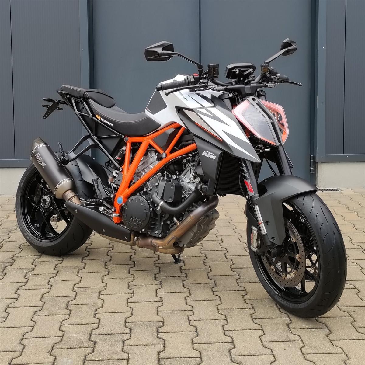 KTM 1290 Super Duke R k. Heck, Akra uvm.