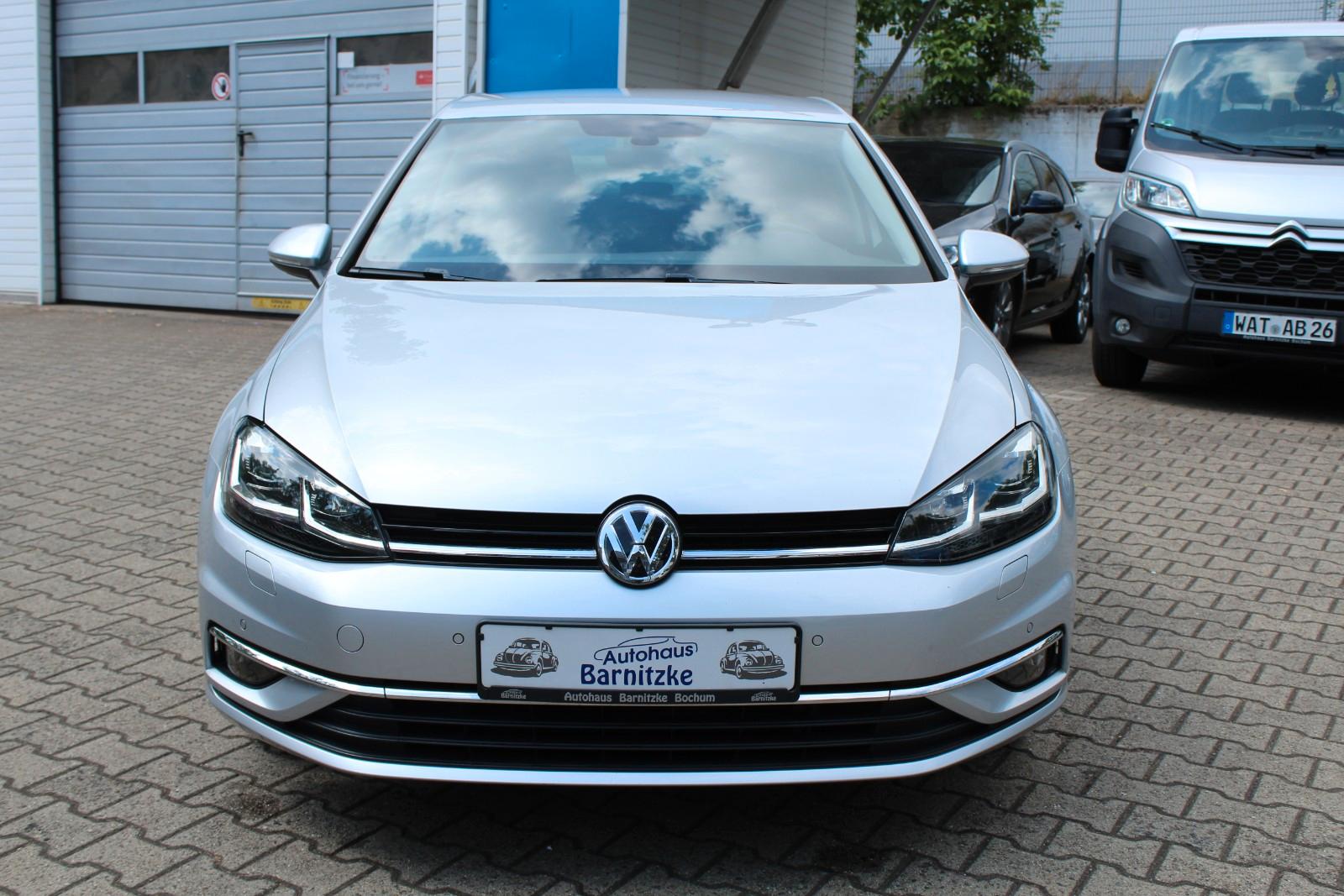 Volkswagen Golf VII Lim. Highline*LED*Navi*AHK*Klimaauto*