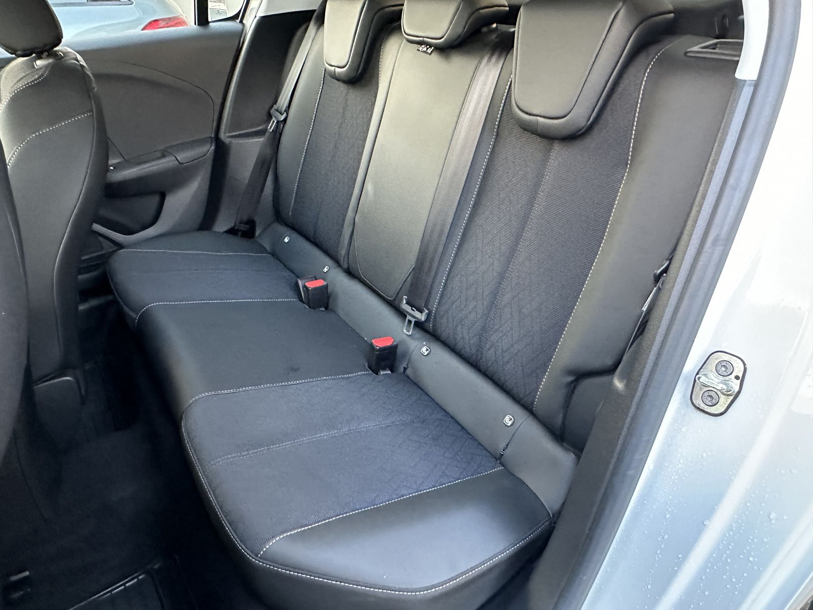 Fahrzeugabbildung Opel Corsa e Elegance NAV+LED+CARPLAY+DAB+180°+ACC+PP