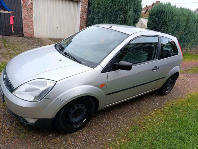 Ford Fiesta 1,2 tüv