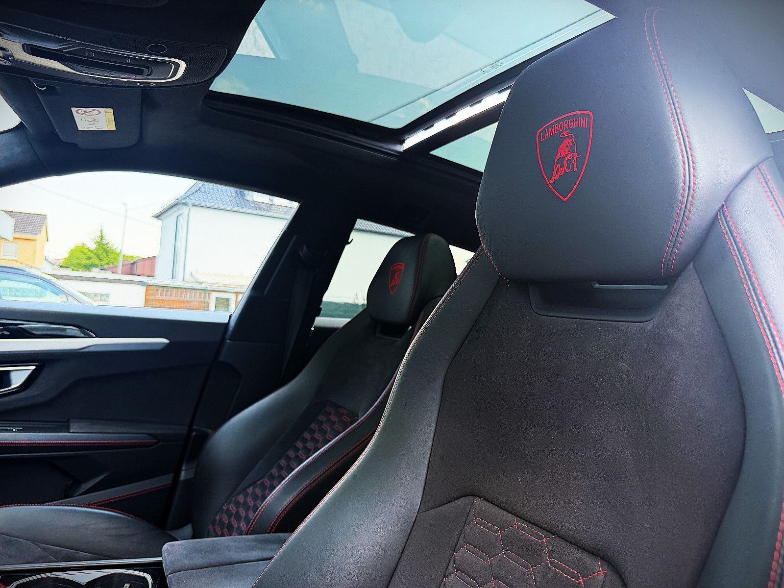 Fahrzeugabbildung Lamborghini Urus/PANO/23ZOLL/B&O-3D/360KAM/HEAD-UP