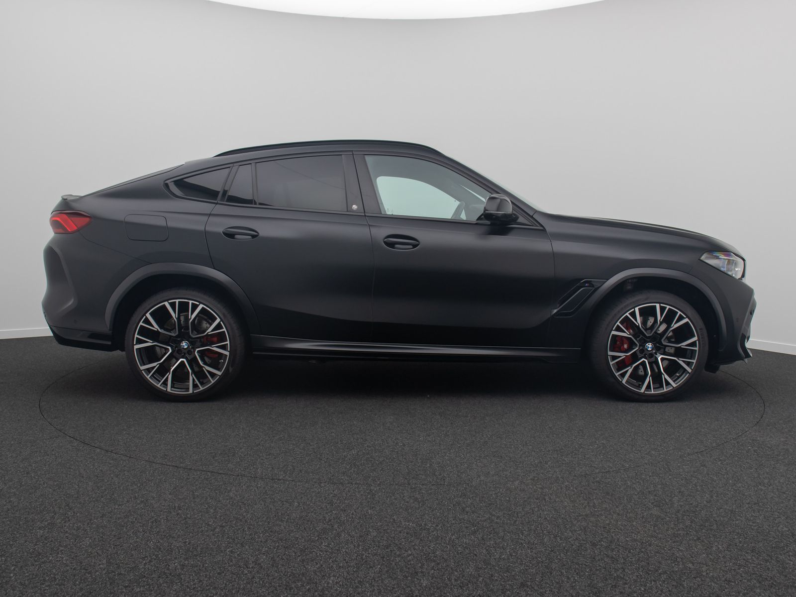 Fahrzeugabbildung BMW X6 M Competition Massage FondEnt Individual Voll