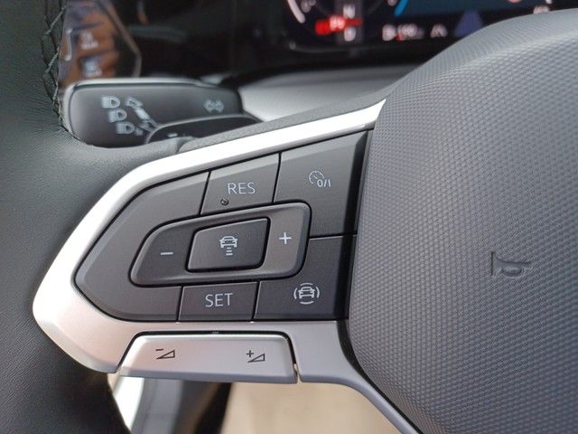 Fahrzeugabbildung Volkswagen Golf VIII Variant TDI Alltrack 4Mo DSG Navi Matr