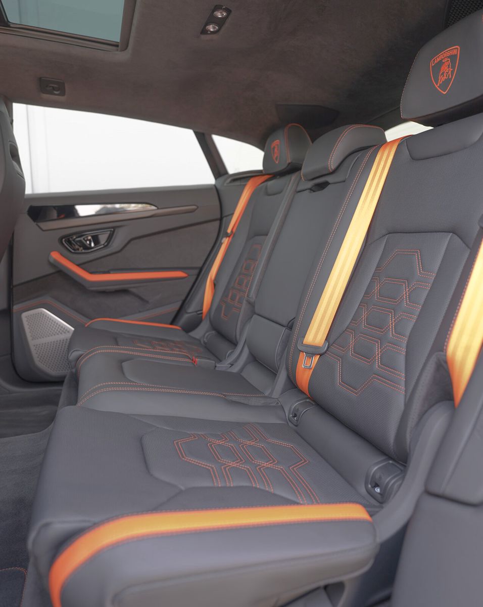 Lamborghini Urus SE Grigio Nimbus  Akrapovic  Pano.  Massage foto 16
