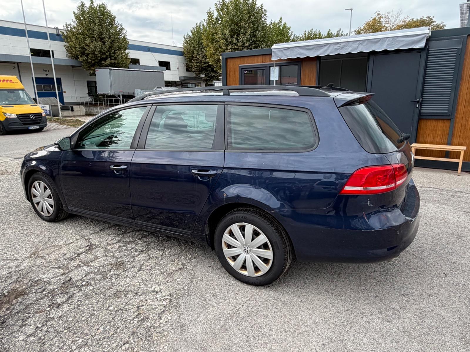 Volkswagen Passat 2011 — interior