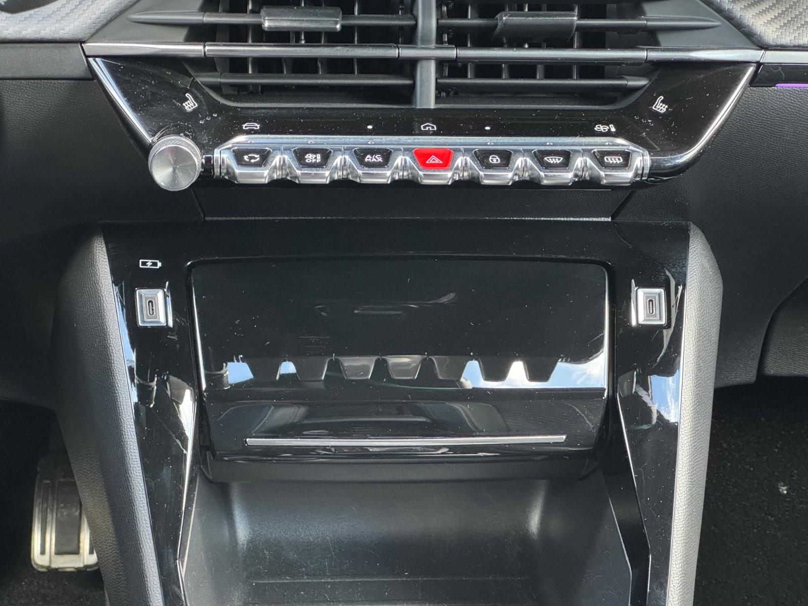 Peugeot 2008 GT* 1.2*ACC*LED*NAVI*ALCANTARA*SHZ*360°CAM, миниатюра 17
