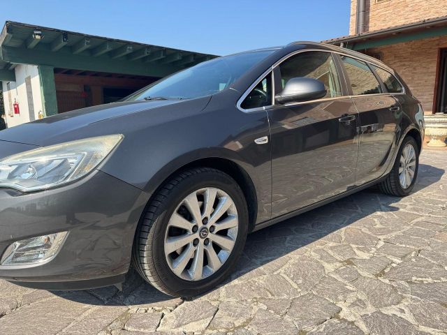 Opel Astra 1.7 CDTI 110CV Sports Tourer Cosmo ne