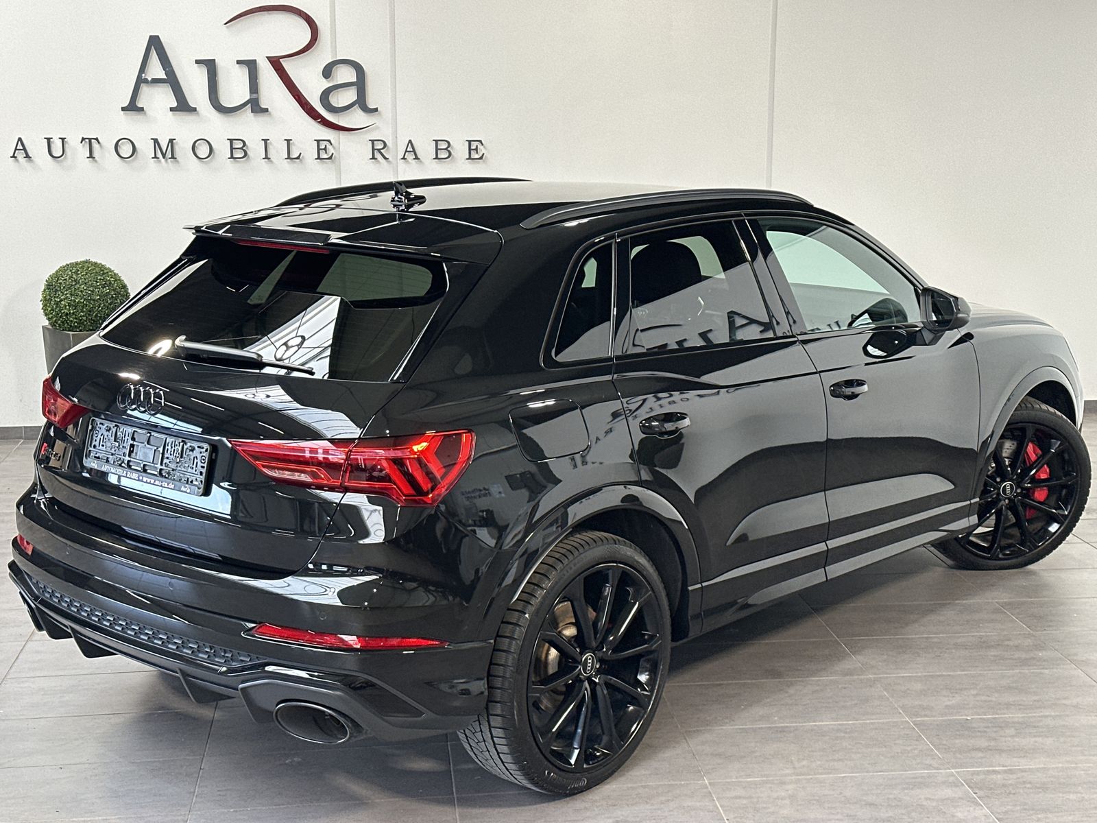 Fahrzeugabbildung Audi RSQ3 Quattro Black NAV+MATRIX+ACC+SONOS+VCOCK+PP