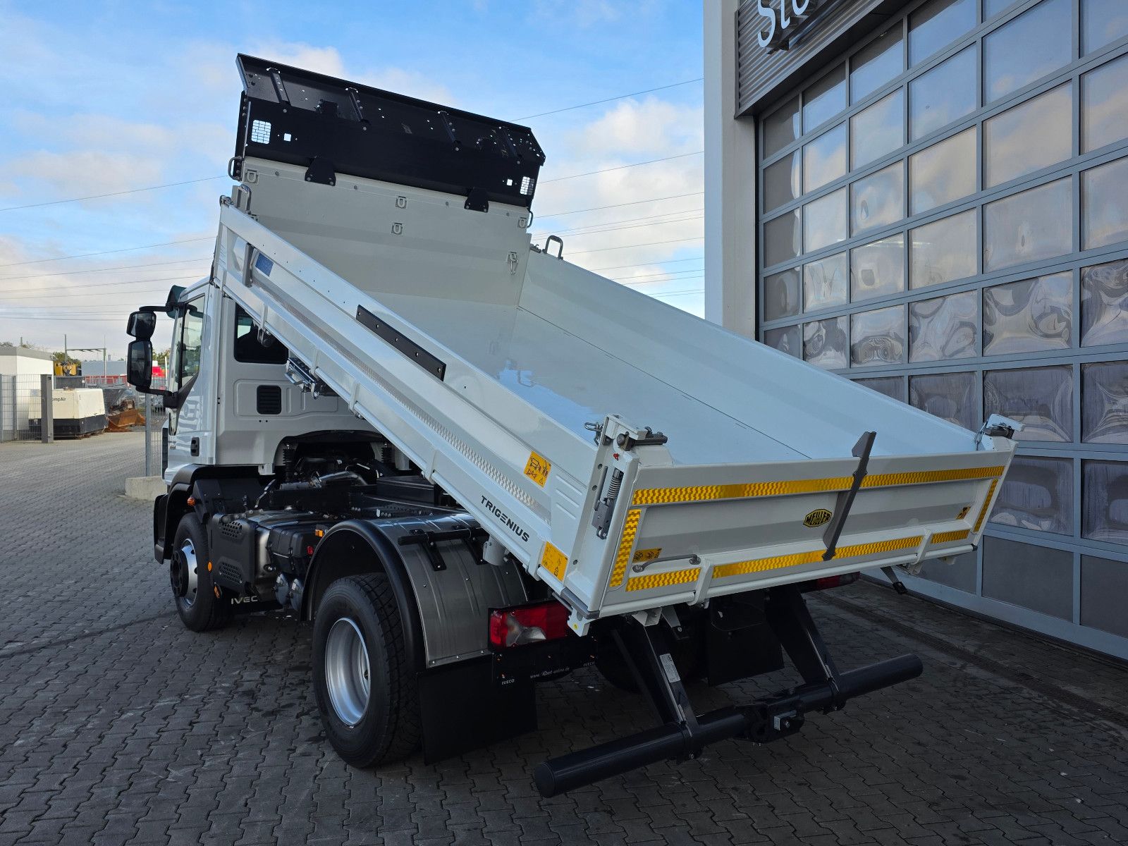 Fahrzeugabbildung Iveco Eurocargo ML160E32 4x2 Kipper, Klima, 2 x AHK