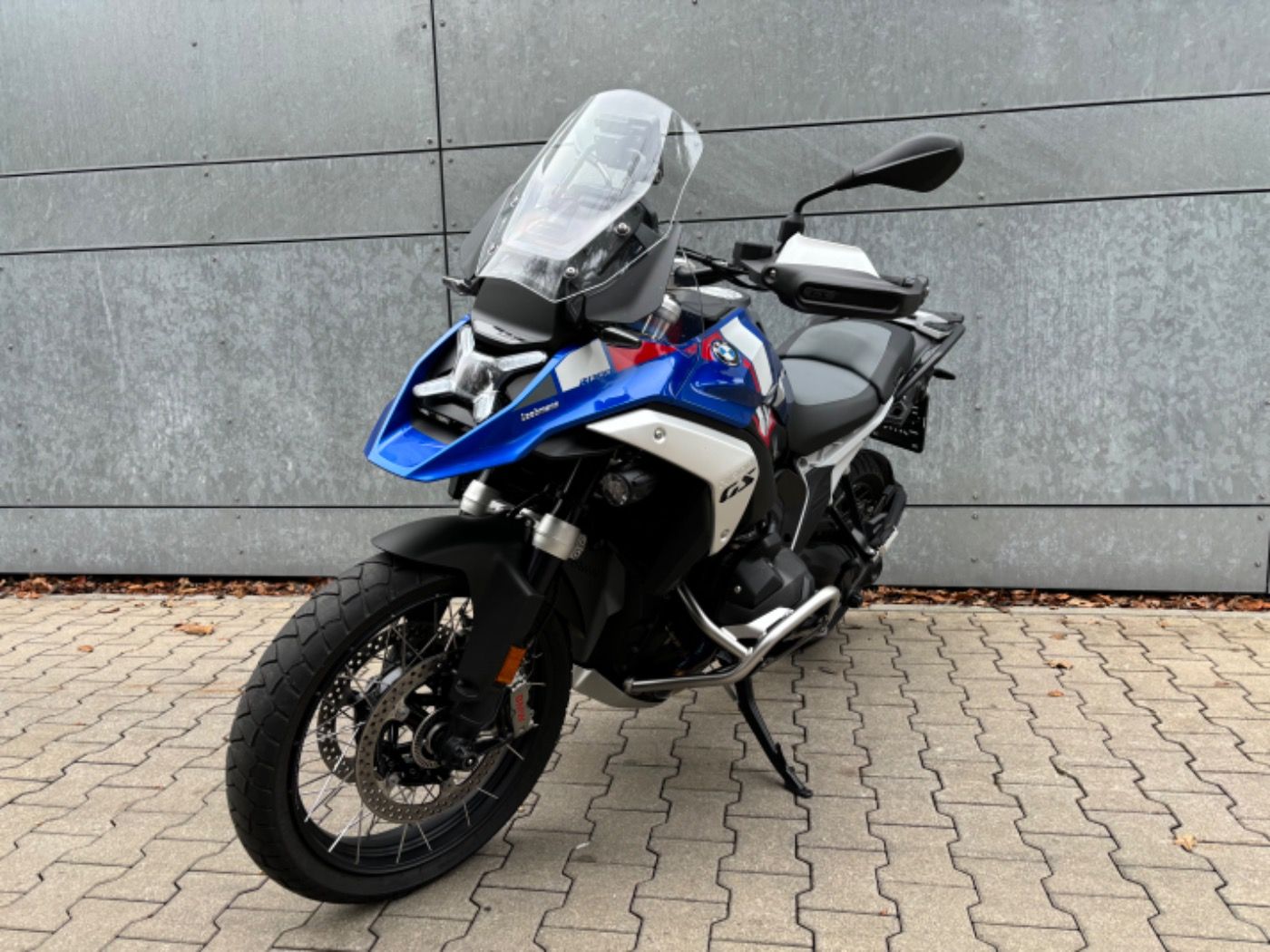 Fahrzeugabbildung BMW R 1300 GS Trophy 4 Pakete Fahrzeughöhenregelung