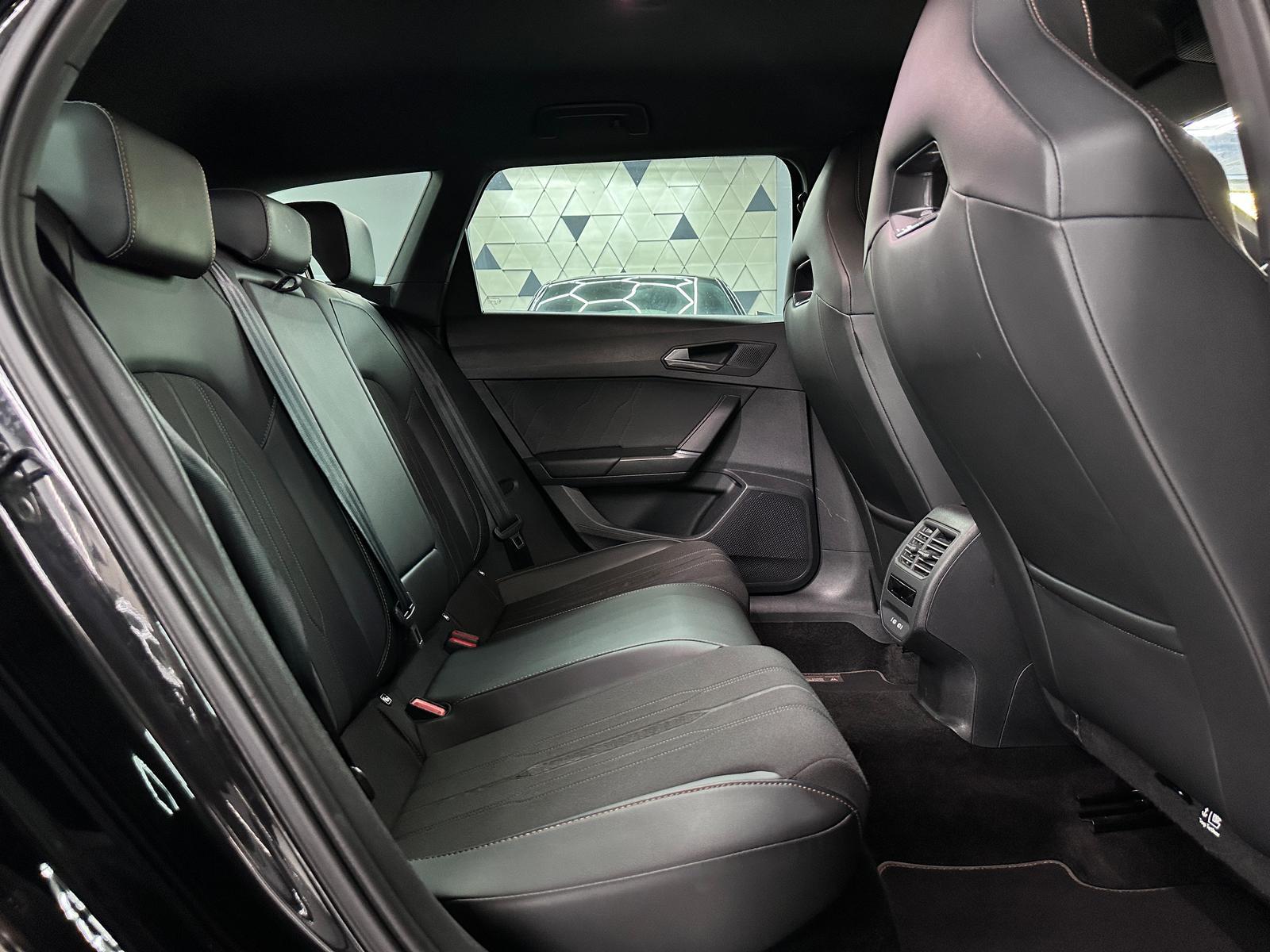 CUPRA LEON SPORTSTOURER E-HYBRID 204ch DSG - ATTELAGE PIVOTANT - COCKPIT NUMÉRIQUE - ACC - CAMÉRA DE RECUL - SIÈGES CHAUFFANTS