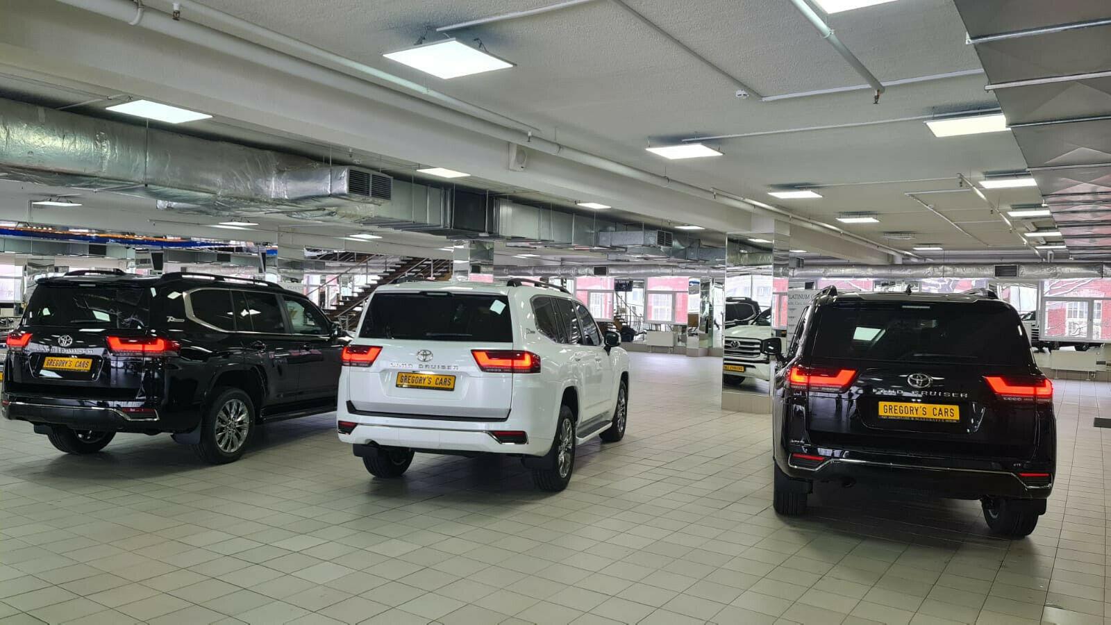 Toyota LC300*70thANV+NEU+EUreg+VOLL+360cam+HUD+RearTV