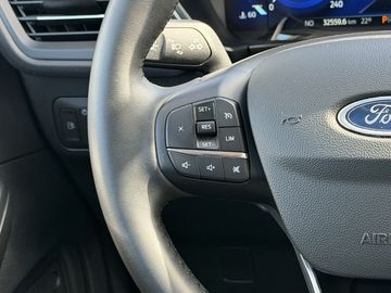 Ford Kuga - 10