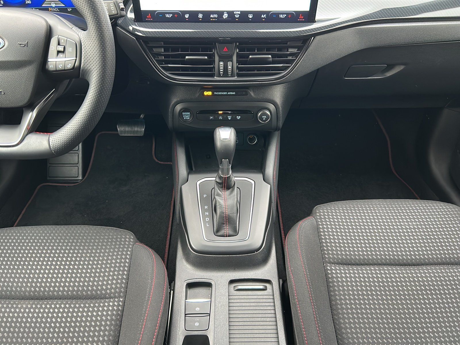 Fahrzeugabbildung Ford Focus 1.0 ST-Line Aut./LED/ACC/KAMERA/AHK/NAVI/