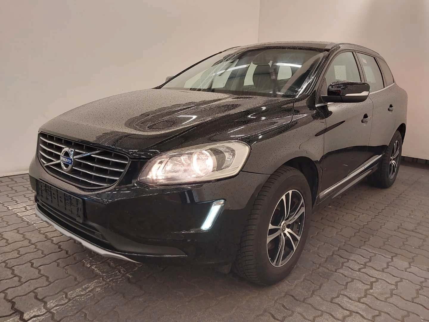Volvo XC60 2,0 D3 Summum 2WD Automatik+Navi+PDV v+h+++