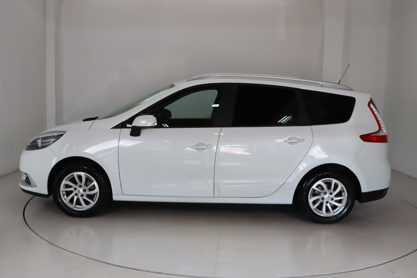 Fahrzeugabbildung Renault Grand Scénic * Navi * Sitzhzg. * Keyless